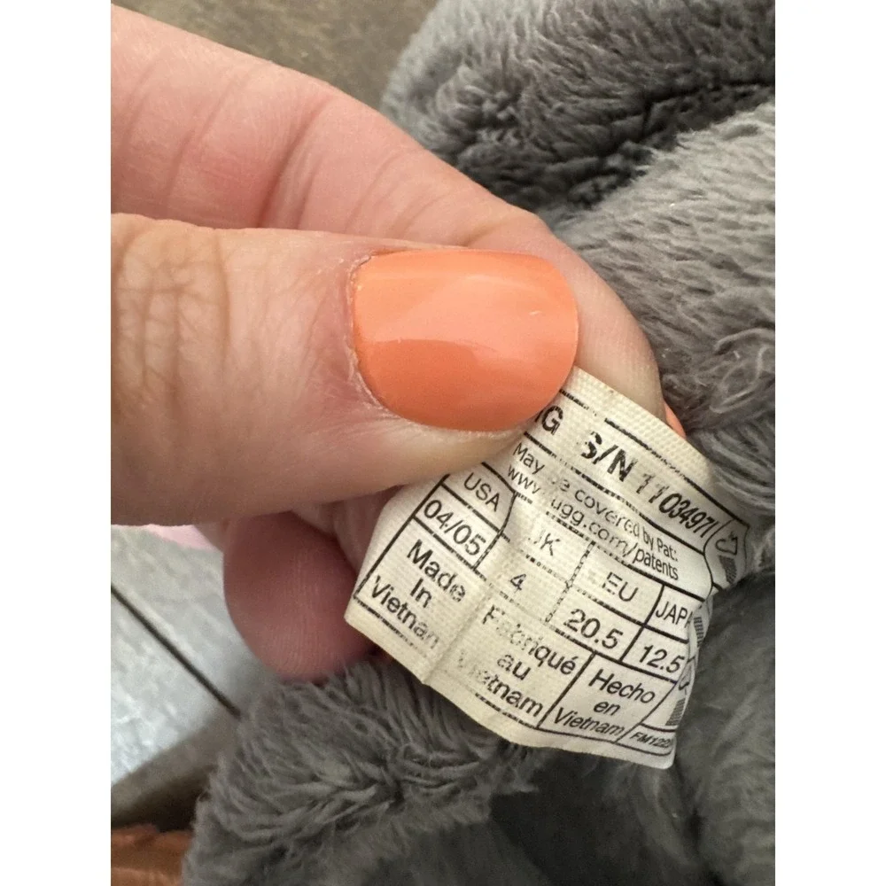 UGG Slippers Baby Girls Size 4.5 Gray Fuzzy Bootie Ankle Hook Loop Non Slip Sole